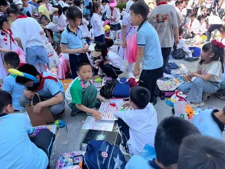 美丽童年 快乐成长——宝通街小学三年级二班六一活动纪实 第12张 美丽童年 快乐成长——宝通街小学三年级二班六一活动纪实 第12张