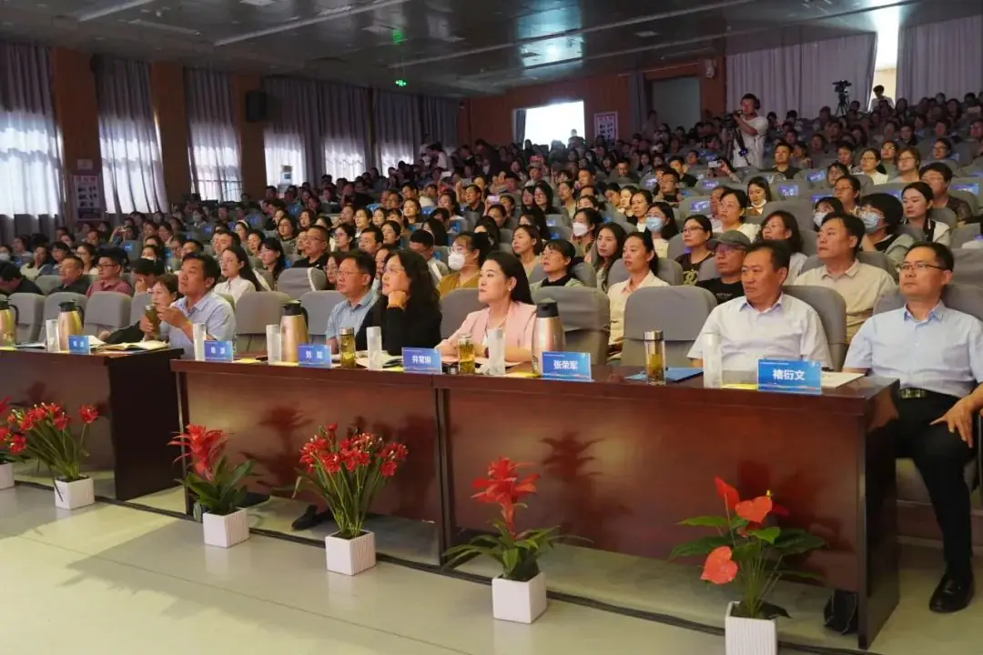 山东省大单元教学实验学校(小学2组)教学研讨活动在枣庄市山亭区举行 第2张 山东省大单元教学实验学校(小学2组)教学研讨活动在枣庄市山亭区举行 第2张