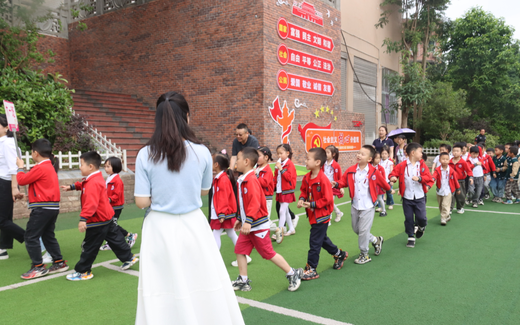 初探小学 礼遇成长——宣汉县蒲江幼儿园幼小衔接活动 第4张 初探小学 礼遇成长——宣汉县蒲江幼儿园幼小衔接活动 第4张