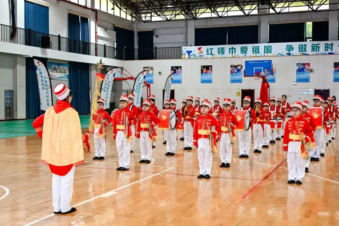 喜报|鼓乐铿锵,向阳生长——坎山小学鼓号队在区级展评活动荣获佳绩 第9张