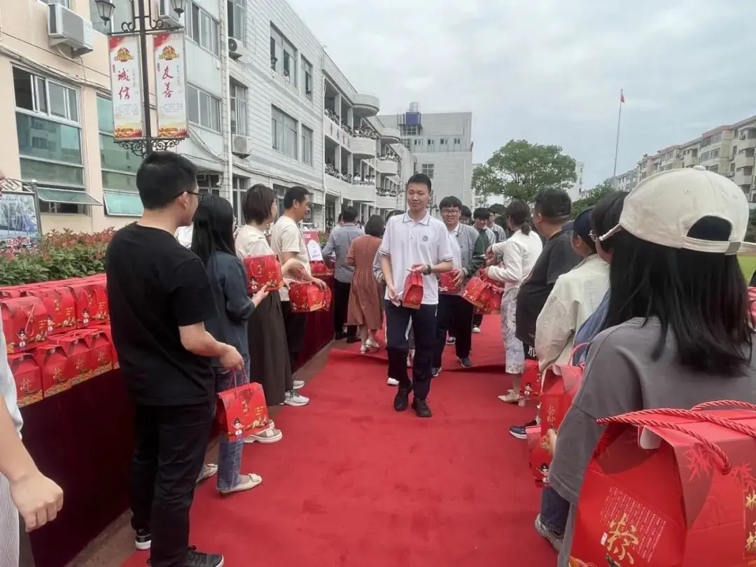 “糕粽”助力甜蜜陪迎高考 | 台州市振华高级中学 第3张 “糕粽”助力甜蜜陪迎高考 | 台州市振华高级中学 第3张