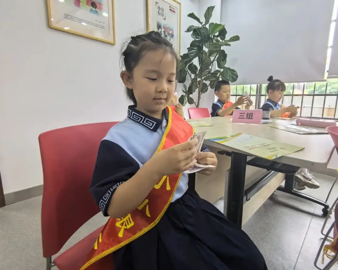 小小银行家 未来大赢家— 梗阳实验小学校一年级4班研学乐评嘉年华纪实 第8张 小小银行家 未来大赢家— 梗阳实验小学校一年级4班研学乐评嘉年华纪实 第8张