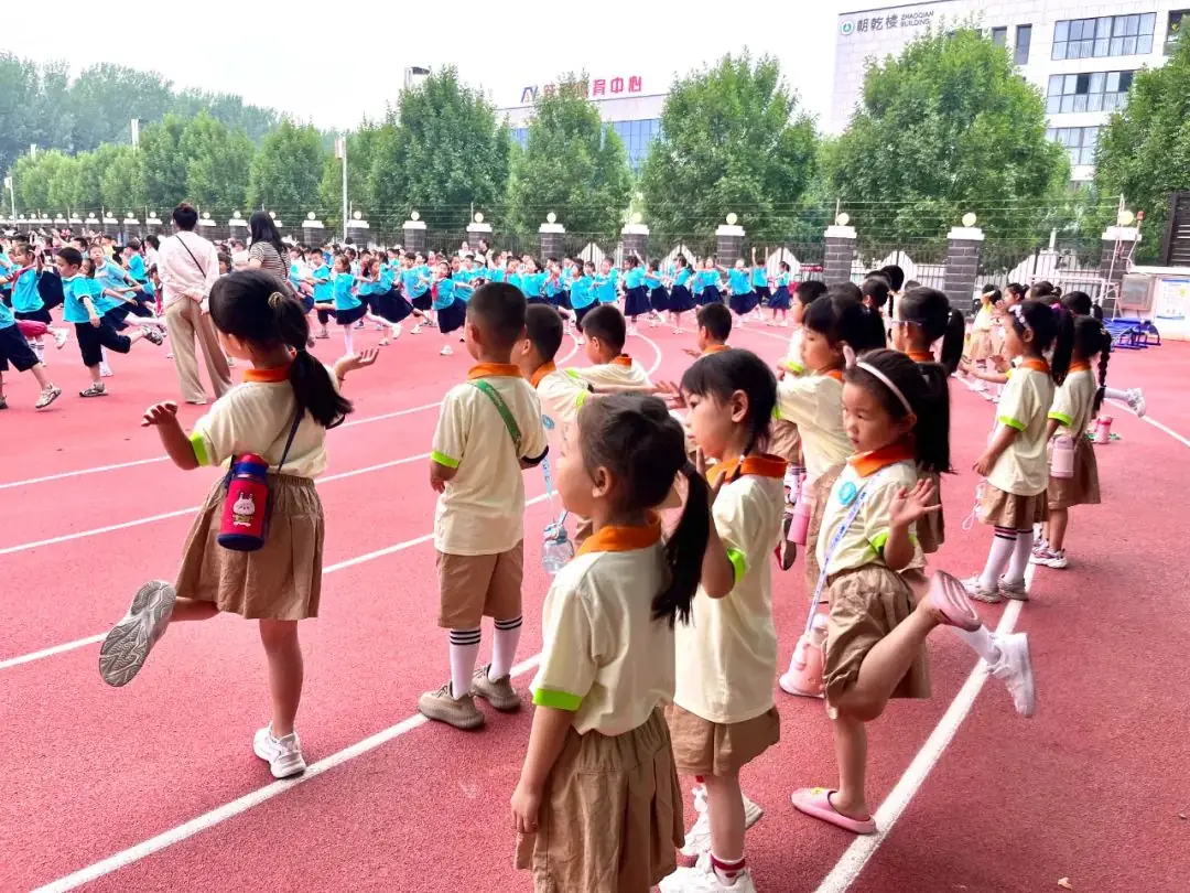 美好初夏,“幼”见小学——安阳高新区商颂小学迎接各幼儿园走进小学幼小衔接活动纪实 第3张 美好初夏,“幼”见小学——安阳高新区商颂小学迎接各幼儿园走进小学幼小衔接活动纪实 第3张