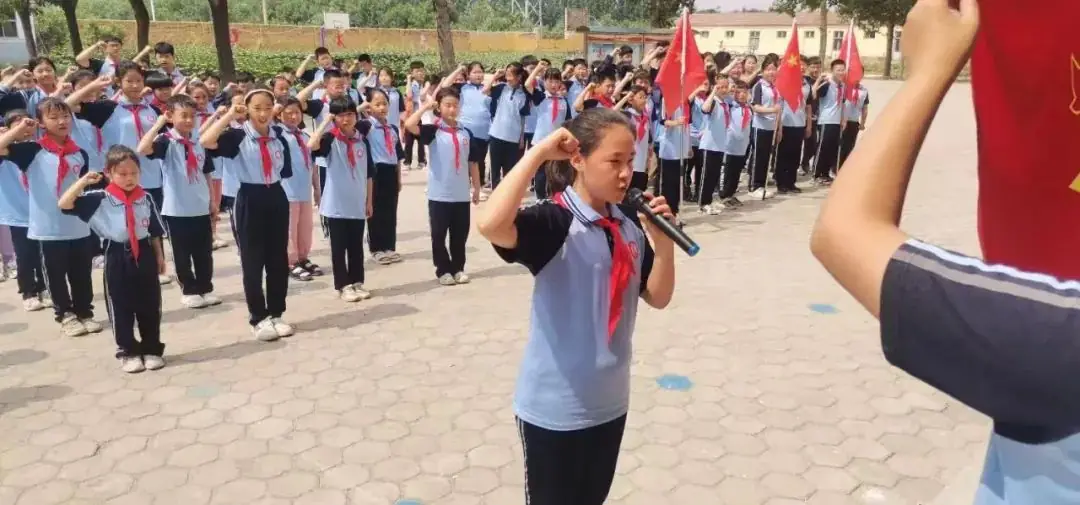 【红领巾爱祖国】新华民族小学南校2023级分批入队仪式 第7张