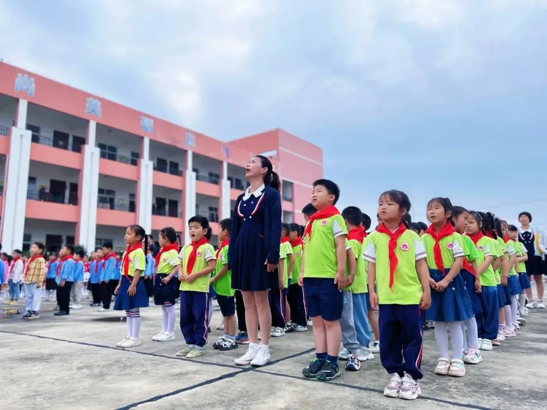 【走,参观小学去!】佛子山镇中心幼儿园大班级部参观小学活动 第23张 【走,参观小学去!】佛子山镇中心幼儿园大班级部参观小学活动 第23张