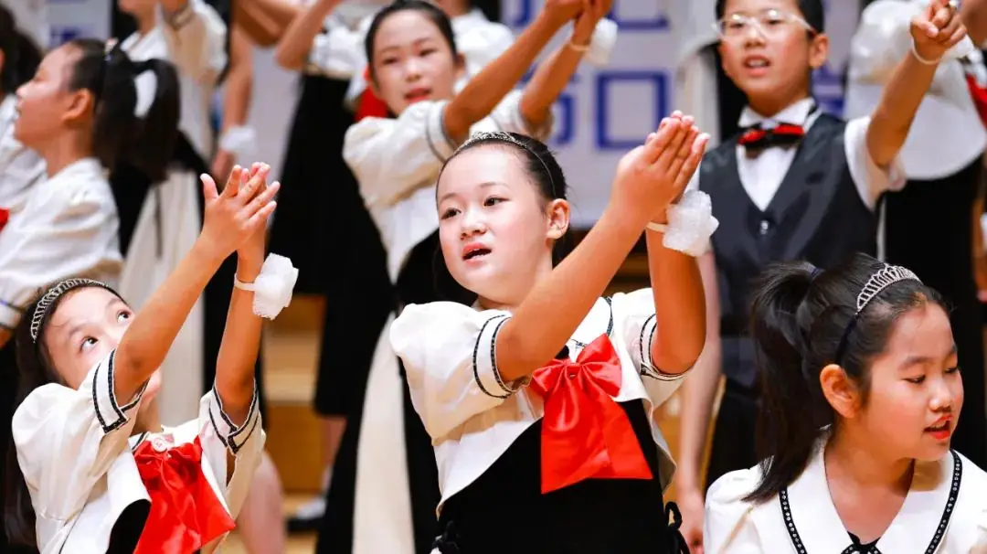 灯市口小学举行“逐光前行 扬帆远航”金帆合唱团二十周年专场音乐会暨灯市口小学建校160周年素质教育成果展示活动 第23张 灯市口小学举行“逐光前行 扬帆远航”金帆合唱团二十周年专场音乐会暨灯市口小学建校160周年素质教育成果展示活动 第23张