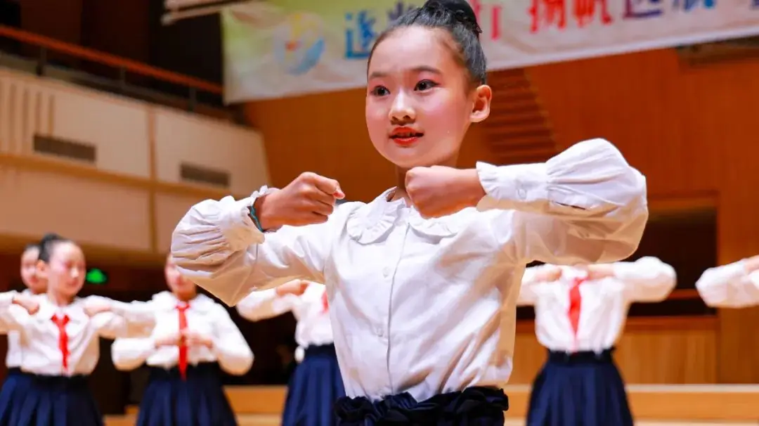 灯市口小学举行“逐光前行 扬帆远航”金帆合唱团二十周年专场音乐会暨灯市口小学建校160周年素质教育成果展示活动 第111张 灯市口小学举行“逐光前行 扬帆远航”金帆合唱团二十周年专场音乐会暨灯市口小学建校160周年素质教育成果展示活动 第111张