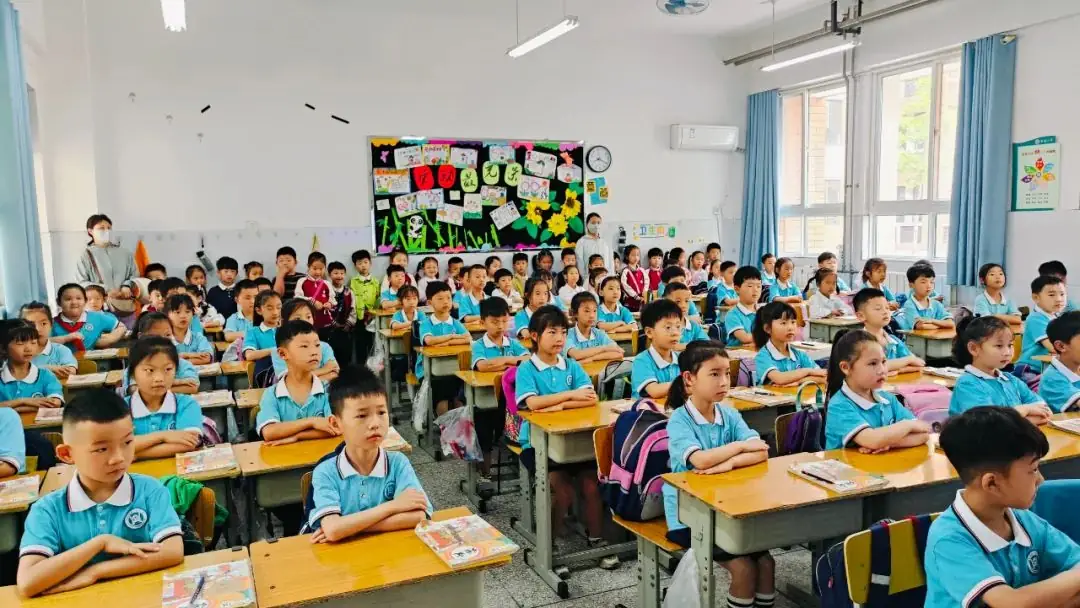 美好初夏,“幼”见小学——安阳高新区商颂小学迎接各幼儿园走进小学幼小衔接活动纪实 第12张 美好初夏,“幼”见小学——安阳高新区商颂小学迎接各幼儿园走进小学幼小衔接活动纪实 第12张