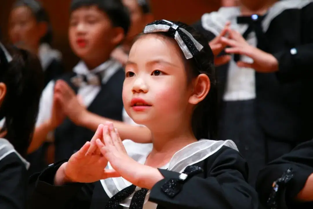 灯市口小学举行“逐光前行 扬帆远航”金帆合唱团二十周年专场音乐会暨灯市口小学建校160周年素质教育成果展示活动 第37张 灯市口小学举行“逐光前行 扬帆远航”金帆合唱团二十周年专场音乐会暨灯市口小学建校160周年素质教育成果展示活动 第37张