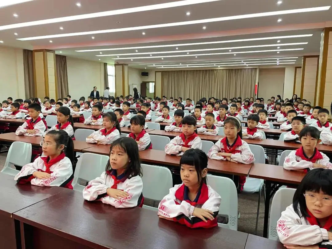 “法”润童心  “典”亮校园——明江实验小学“法治进校园”活动 第21张