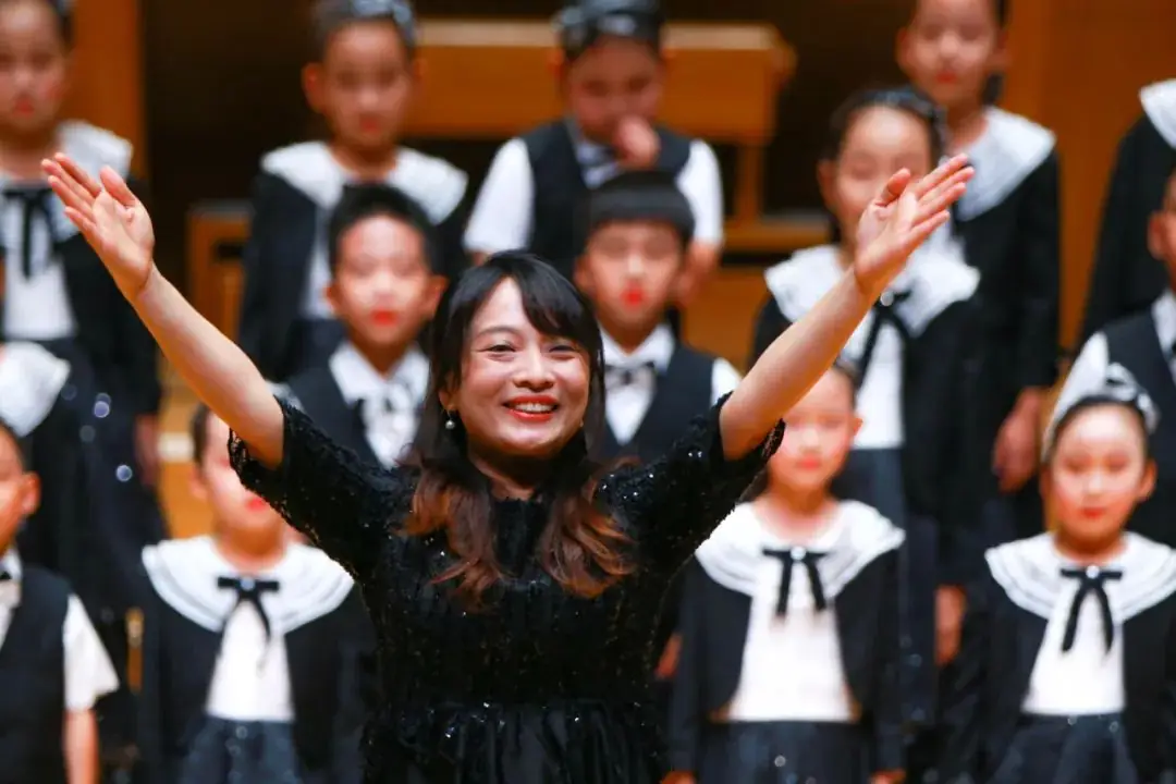 灯市口小学举行“逐光前行 扬帆远航”金帆合唱团二十周年专场音乐会暨灯市口小学建校160周年素质教育成果展示活动 第41张 灯市口小学举行“逐光前行 扬帆远航”金帆合唱团二十周年专场音乐会暨灯市口小学建校160周年素质教育成果展示活动 第41张
