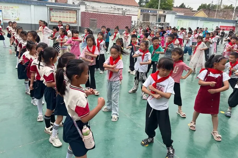 初探小学 科学衔接---谷金楼镇中心幼儿园幼小衔接活动之参观小学 第16张 初探小学 科学衔接---谷金楼镇中心幼儿园幼小衔接活动之参观小学 第16张