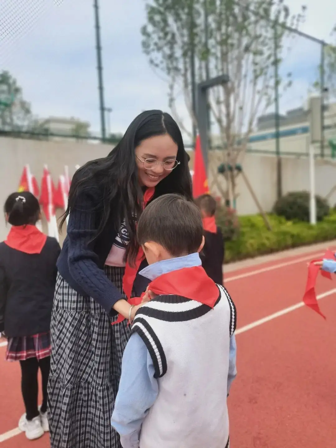 童心 同心 共成长——东华小学举行庆六一暨新队员入队仪式活动 第13张 童心 同心 共成长——东华小学举行庆六一暨新队员入队仪式活动 第13张