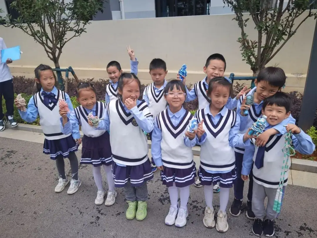 童心 同心 共成长——东华小学举行庆六一暨新队员入队仪式活动 第15张 童心 同心 共成长——东华小学举行庆六一暨新队员入队仪式活动 第15张
