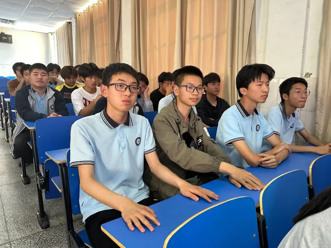 狮麓琢玉 | 释放压力 赋能中考●铜陵五中开展中考考前团体心理辅导活动 第12张 狮麓琢玉 | 释放压力 赋能中考●铜陵五中开展中考考前团体心理辅导活动 第12张