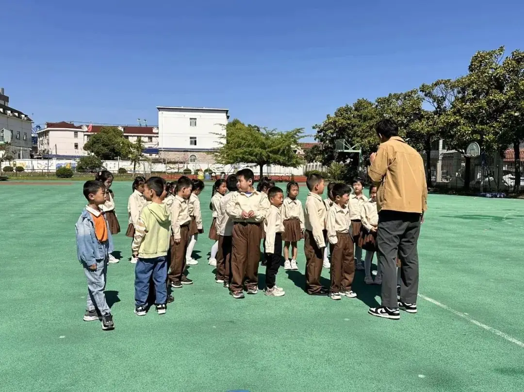 亲爱的小学,我们来啦!——长兴幼儿园幼小衔接之参观小学 第24张 亲爱的小学,我们来啦!——长兴幼儿园幼小衔接之参观小学 第24张