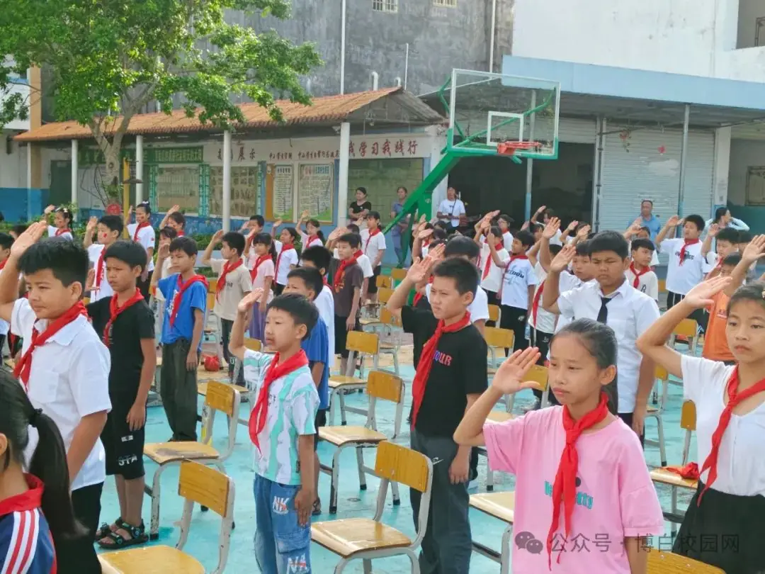 宁潭镇白均村小学少先队新队员入队仪式 | 队旗飘扬筑梦想,童心立志向未来 第2张 宁潭镇白均村小学少先队新队员入队仪式 | 队旗飘扬筑梦想,童心立志向未来 第2张