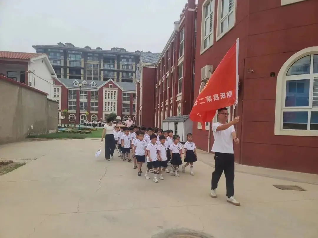 初探小学 礼遇成长——尉氏县第二公办幼儿园幼小衔接活动之走进韩庄小学体验活动 第8张 初探小学 礼遇成长——尉氏县第二公办幼儿园幼小衔接活动之走进韩庄小学体验活动 第8张