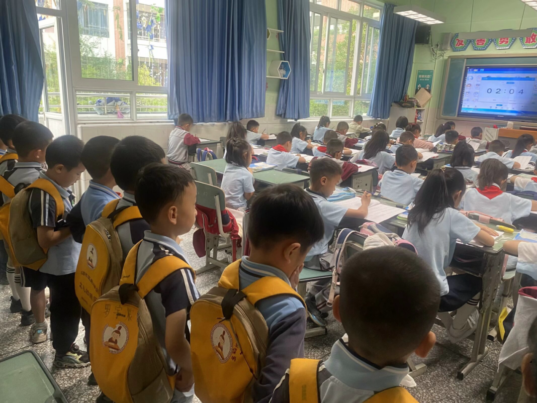 【园级动态】初探小学 期望成长——红岭幼儿园大班组参观小学活动纪实 第26张 【园级动态】初探小学 期望成长——红岭幼儿园大班组参观小学活动纪实 第26张