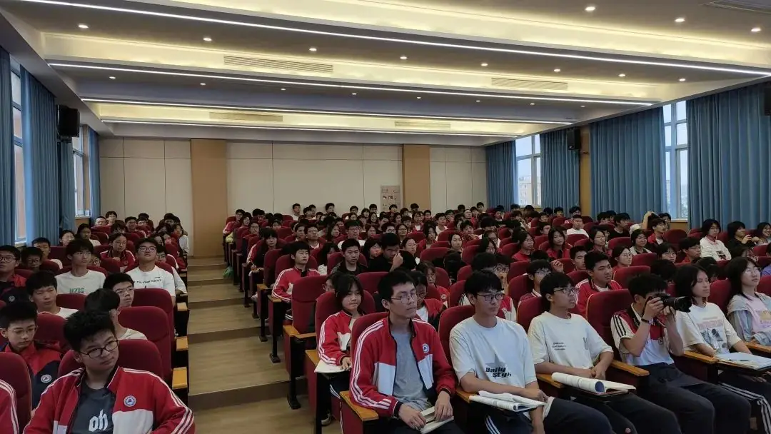 从容自信 笑迎中考 ——黄华实验学校九年级考前心理辅导讲座 第3张 从容自信 笑迎中考 ——黄华实验学校九年级考前心理辅导讲座 第3张