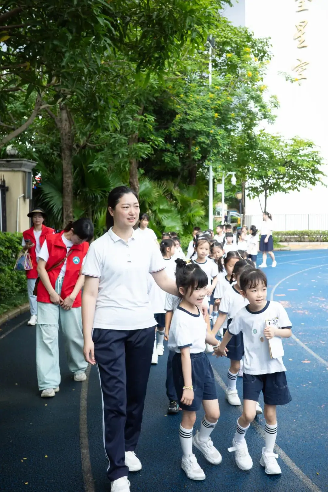 心手相牵,快乐相伴——深圳市北斗小学幼小衔接“心理健康月”体验互动活动 第11张 心手相牵,快乐相伴——深圳市北斗小学幼小衔接“心理健康月”体验互动活动 第11张