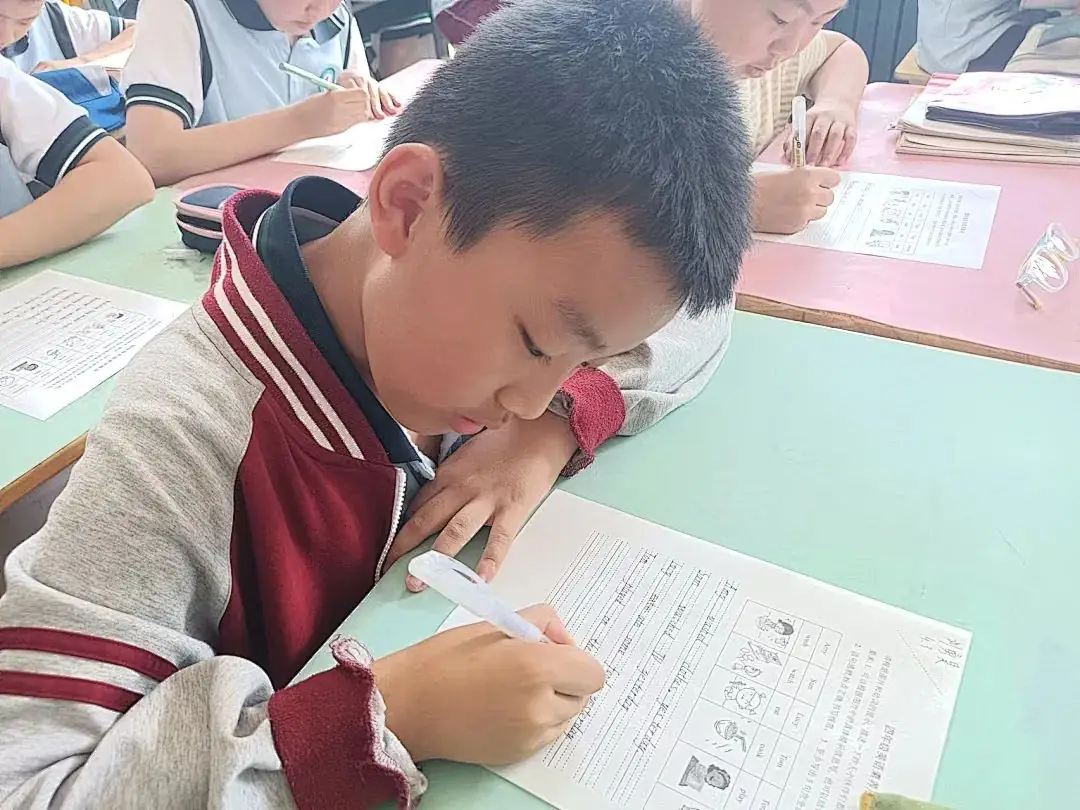 提升素养,展示风采——昌乐县实验小学英语素养展示 第20张 提升素养,展示风采——昌乐县实验小学英语素养展示 第20张