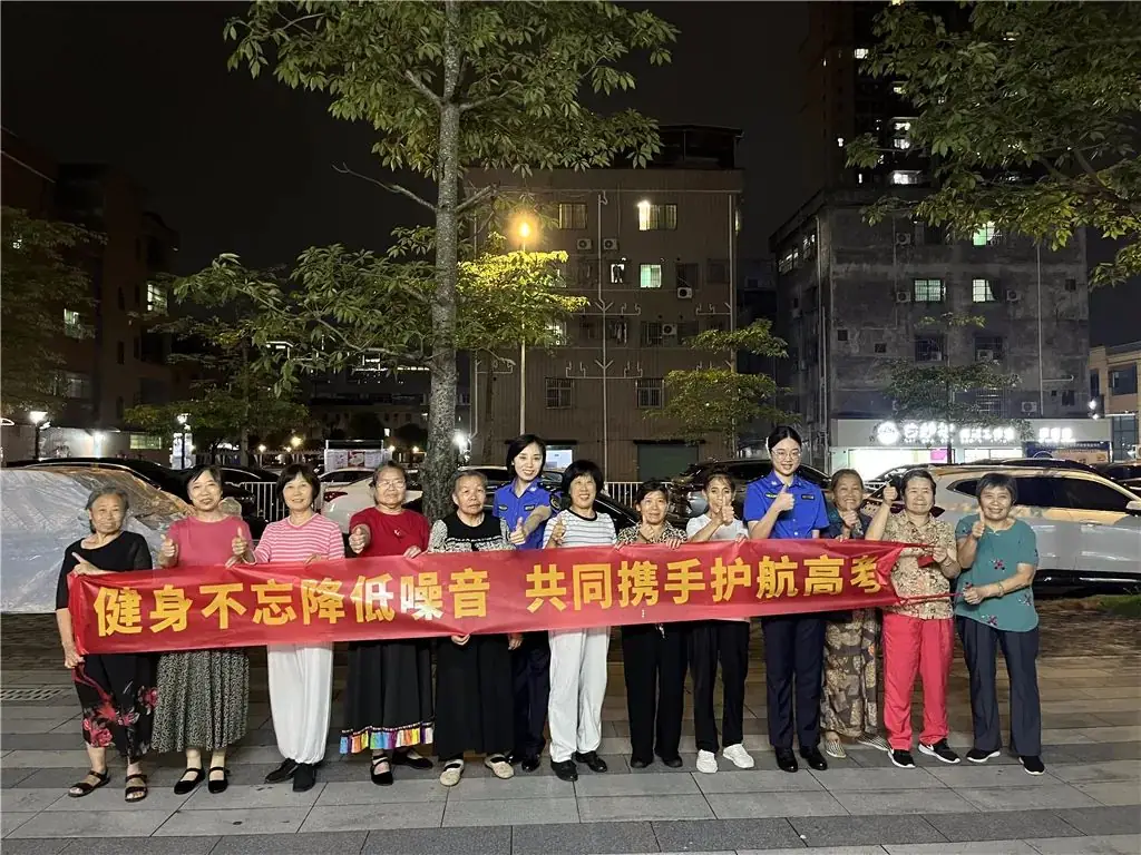 高考倒计时!城管护校员上岗,东莞城管人全力护航 第7张 高考倒计时!城管护校员上岗,东莞城管人全力护航 第7张