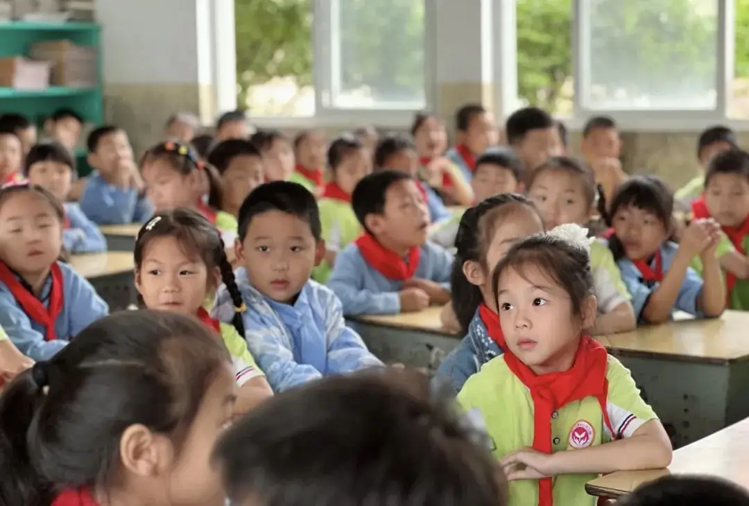 【走,参观小学去!】佛子山镇中心幼儿园大班级部参观小学活动 第41张 【走,参观小学去!】佛子山镇中心幼儿园大班级部参观小学活动 第41张