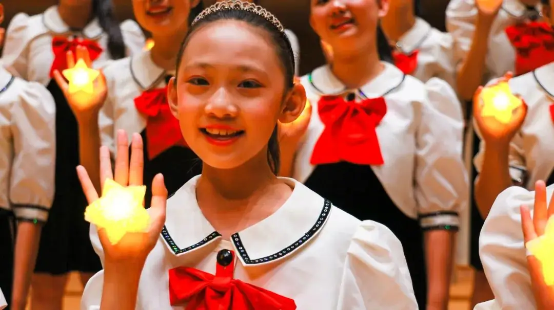 灯市口小学举行“逐光前行 扬帆远航”金帆合唱团二十周年专场音乐会暨灯市口小学建校160周年素质教育成果展示活动 第12张 灯市口小学举行“逐光前行 扬帆远航”金帆合唱团二十周年专场音乐会暨灯市口小学建校160周年素质教育成果展示活动 第12张