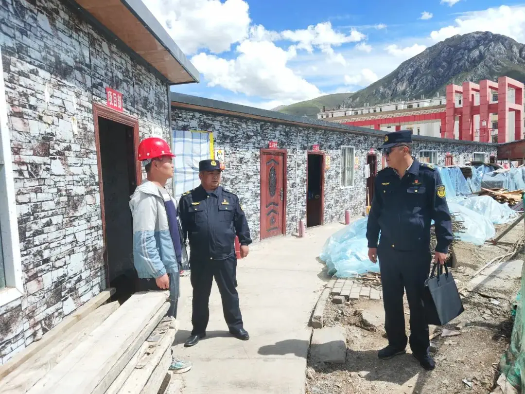 玉树市生态环境局开展高考“消声控噪·静默守护”行动 第2张 玉树市生态环境局开展高考“消声控噪·静默守护”行动 第2张