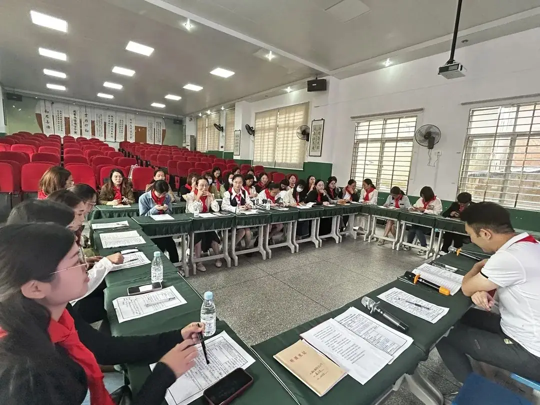 尚志中心小学:举行晋江市谢志辉少先队名辅导员工作室第三场活动(尚志中心小学专场) 第18张 尚志中心小学:举行晋江市谢志辉少先队名辅导员工作室第三场活动(尚志中心小学专场) 第18张