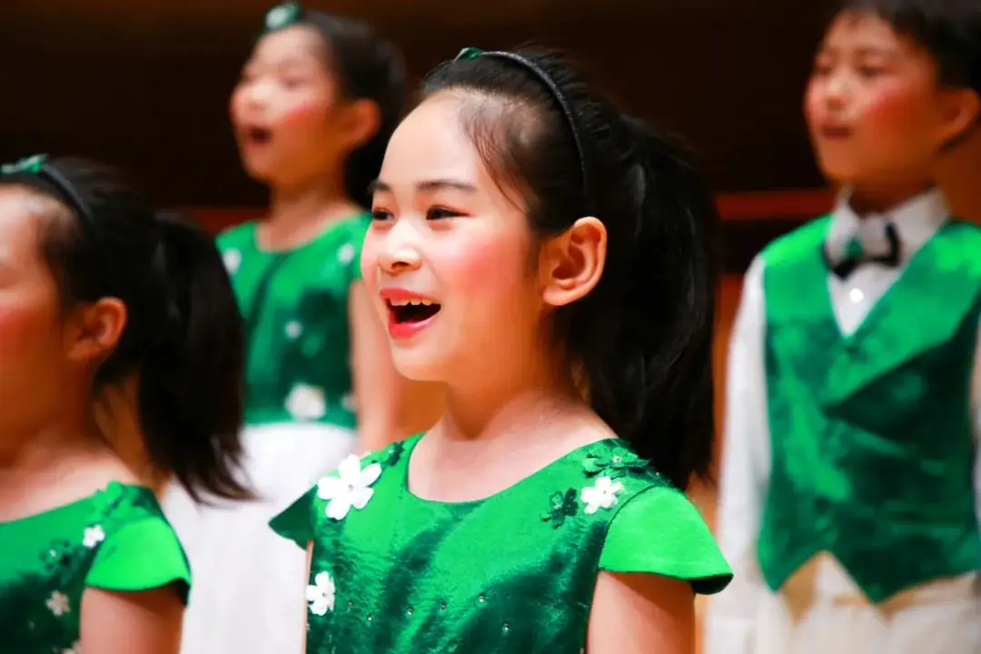 灯市口小学举行“逐光前行 扬帆远航”金帆合唱团二十周年专场音乐会暨灯市口小学建校160周年素质教育成果展示活动 第47张 灯市口小学举行“逐光前行 扬帆远航”金帆合唱团二十周年专场音乐会暨灯市口小学建校160周年素质教育成果展示活动 第47张