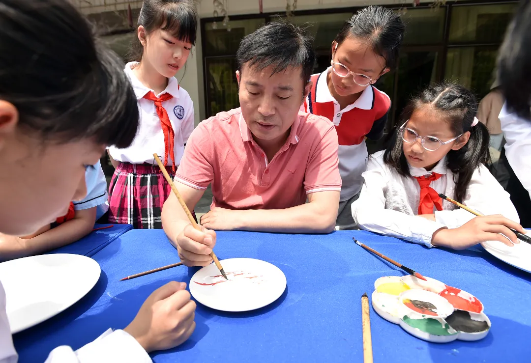 社校博爱1+1|育才小学志愿者参加旌忠寺社区“鱼戏碧水间,共护小秦淮”公益活动 第8张 社校博爱1+1|育才小学志愿者参加旌忠寺社区“鱼戏碧水间,共护小秦淮”公益活动 第8张