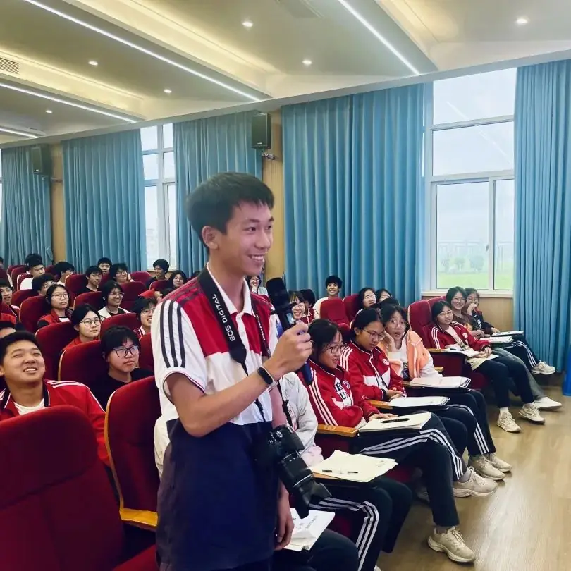 从容自信 笑迎中考 ——黄华实验学校九年级考前心理辅导讲座 第6张 从容自信 笑迎中考 ——黄华实验学校九年级考前心理辅导讲座 第6张