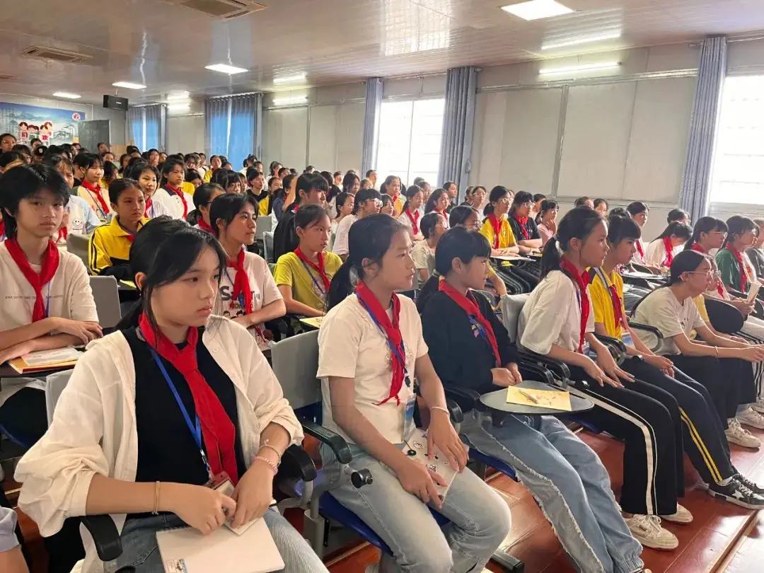 静待花开 向阳而生——贺州市新宁路小学开展生理、心理健康教育讲座纪实 第10张 静待花开 向阳而生——贺州市新宁路小学开展生理、心理健康教育讲座纪实 第10张