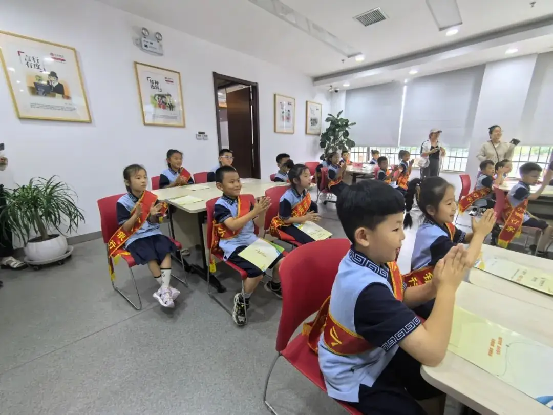 小小银行家 未来大赢家— 梗阳实验小学校一年级4班研学乐评嘉年华纪实 第10张 小小银行家 未来大赢家— 梗阳实验小学校一年级4班研学乐评嘉年华纪实 第10张
