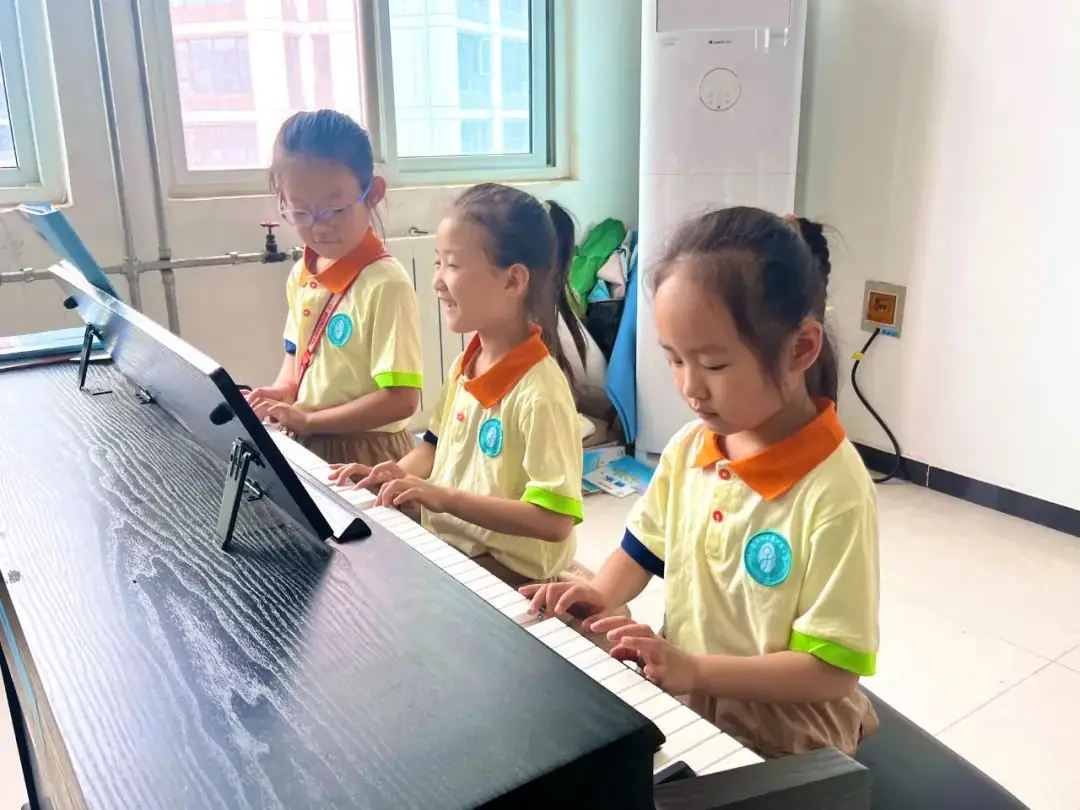 美好初夏,“幼”见小学——安阳高新区商颂小学迎接各幼儿园走进小学幼小衔接活动纪实 第26张 美好初夏,“幼”见小学——安阳高新区商颂小学迎接各幼儿园走进小学幼小衔接活动纪实 第26张