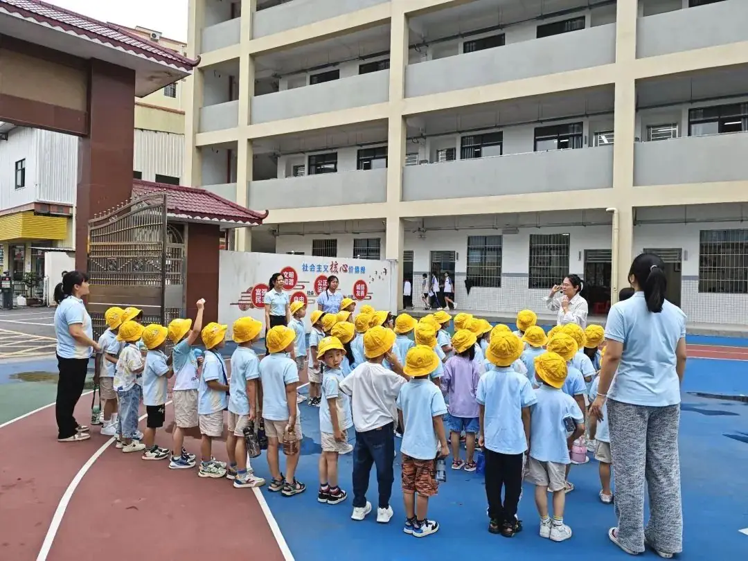 你好,小学—水岸花山幼儿园幼小衔接活动 第4张 你好,小学—水岸花山幼儿园幼小衔接活动 第4张