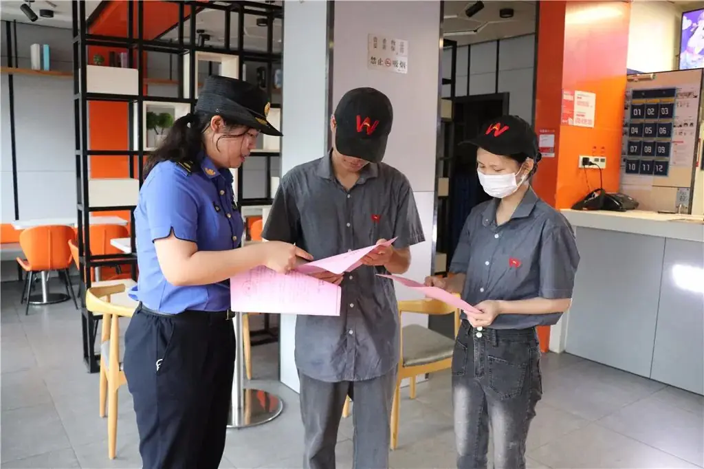 高考倒计时!城管护校员上岗,东莞城管人全力护航 第20张 高考倒计时!城管护校员上岗,东莞城管人全力护航 第20张