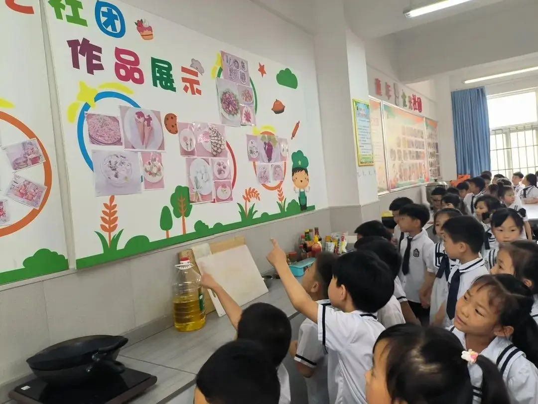 初探小学 礼遇成长——尉氏县第二公办幼儿园幼小衔接活动之走进韩庄小学体验活动 第16张 初探小学 礼遇成长——尉氏县第二公办幼儿园幼小衔接活动之走进韩庄小学体验活动 第16张