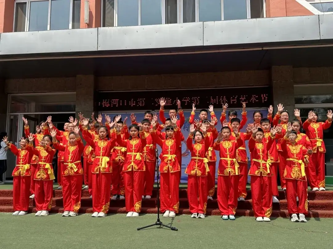 【第二实验小学·第二届体育艺术节】“体育强健体魄 艺术升华人生” 第二实验小学第二届体育艺术节 第31张 【第二实验小学·第二届体育艺术节】“体育强健体魄 艺术升华人生” 第二实验小学第二届体育艺术节 第31张