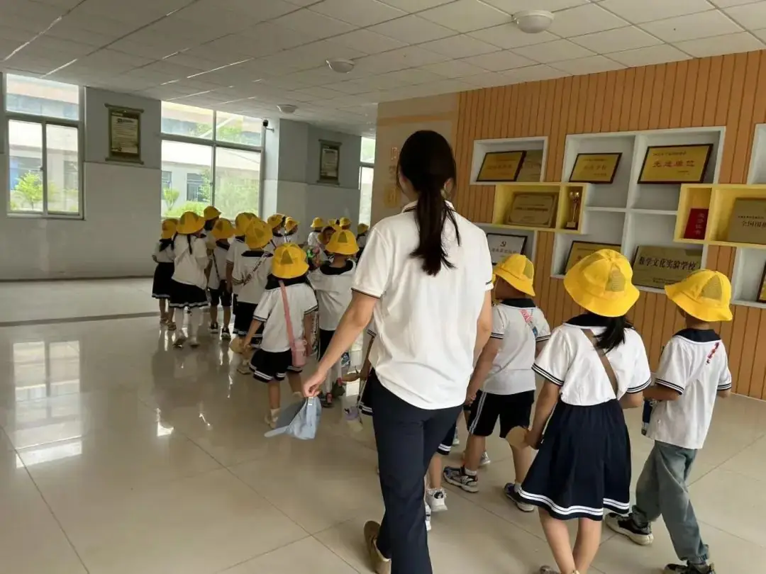 【无棣县实验幼儿园分园】走进小学,乐享成长——大班幼儿参观第四实验小学纪实 第28张 【无棣县实验幼儿园分园】走进小学,乐享成长——大班幼儿参观第四实验小学纪实 第28张