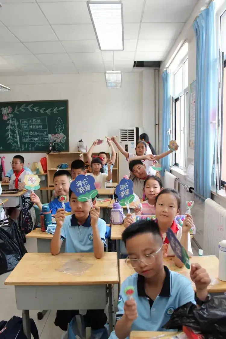 美丽童年 快乐成长——宝通街小学三年级二班六一活动纪实 第8张 美丽童年 快乐成长——宝通街小学三年级二班六一活动纪实 第8张