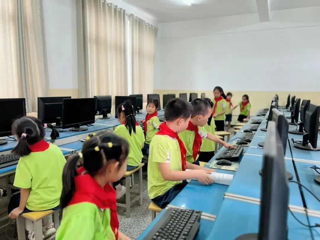 【走,参观小学去!】佛子山镇中心幼儿园大班级部参观小学活动 第49张 【走,参观小学去!】佛子山镇中心幼儿园大班级部参观小学活动 第49张