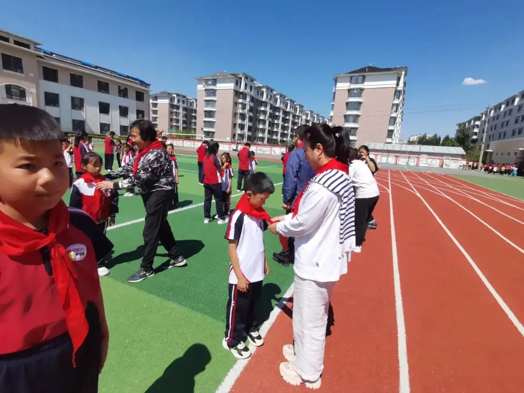 第四实验小学“ 红领巾爱祖国 ”分批入队仪式 第14张 第四实验小学“ 红领巾爱祖国 ”分批入队仪式 第14张