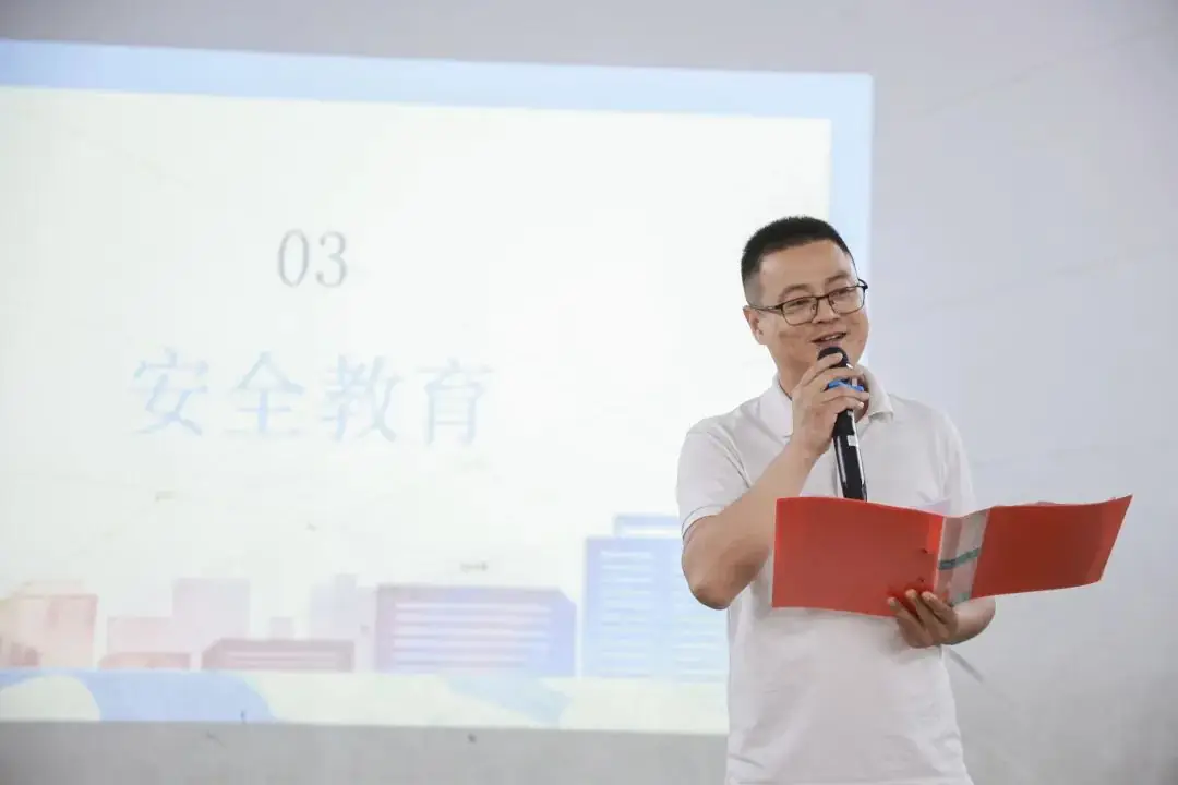 梦想起航 脱颖而“初”——博才白鹤小学召开2024届毕业班动员大会 第15张 梦想起航 脱颖而“初”——博才白鹤小学召开2024届毕业班动员大会 第15张