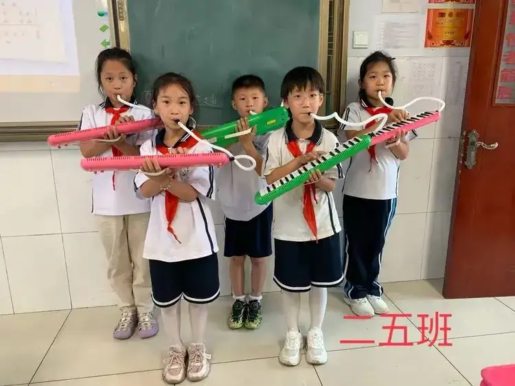 音符跳跃,琴声飞扬——中海小学二年级举办“音乐之星”评选活动 第6张 音符跳跃,琴声飞扬——中海小学二年级举办“音乐之星”评选活动 第6张