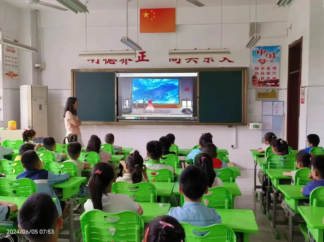 【养正·时讯】卧虎山小学首部红色情景剧《雪山上的小太阳》今日“公映”! 第7张 【养正·时讯】卧虎山小学首部红色情景剧《雪山上的小太阳》今日“公映”! 第7张
