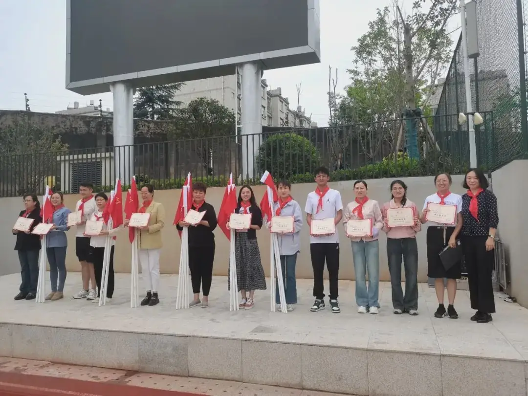 童心 同心 共成长——东华小学举行庆六一暨新队员入队仪式活动 第11张 童心 同心 共成长——东华小学举行庆六一暨新队员入队仪式活动 第11张