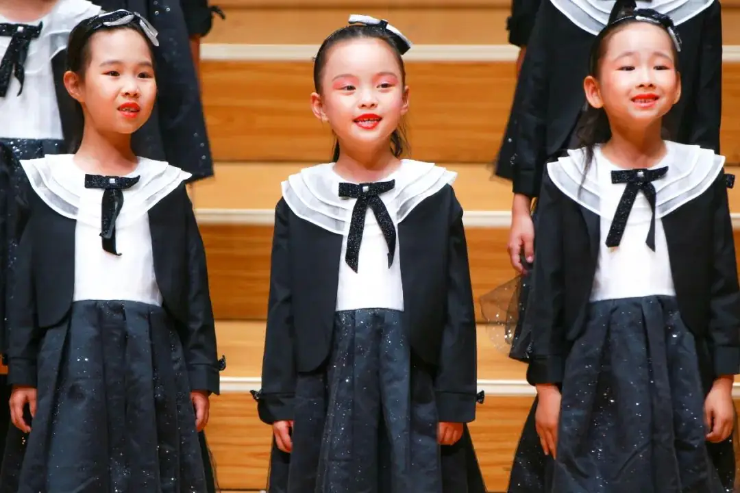灯市口小学举行“逐光前行 扬帆远航”金帆合唱团二十周年专场音乐会暨灯市口小学建校160周年素质教育成果展示活动 第40张 灯市口小学举行“逐光前行 扬帆远航”金帆合唱团二十周年专场音乐会暨灯市口小学建校160周年素质教育成果展示活动 第40张